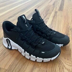Nike Free Metcon 5 - Size 8